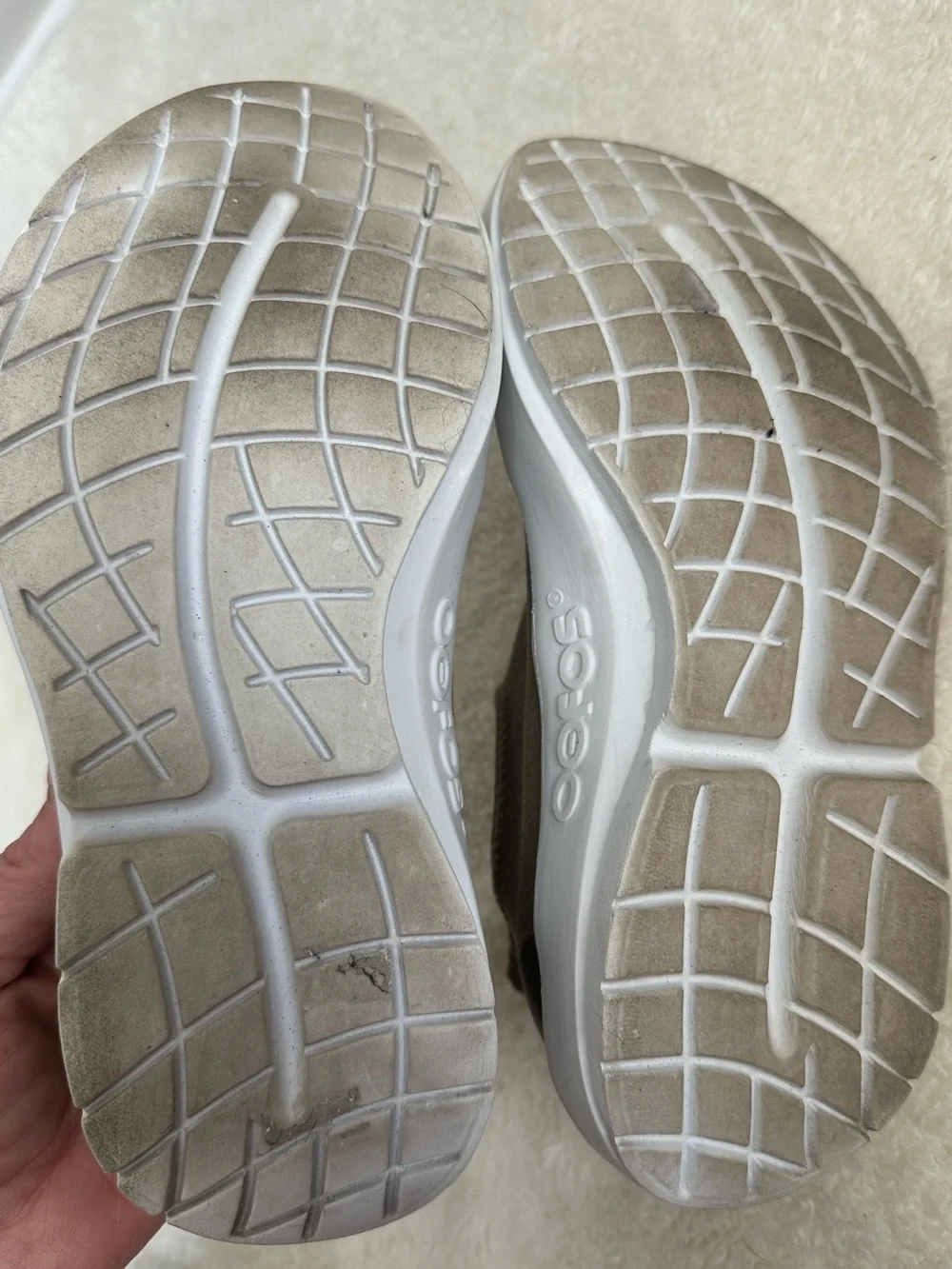 Oofos Oomg Eezee Women 7 Low Top Taupe Canvas Slip On Recovery Shoes Comfort